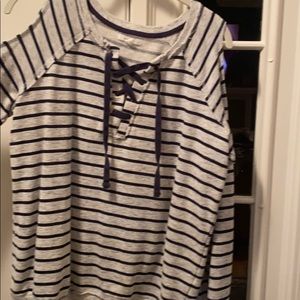 Open shoulder striped sweatshirt
